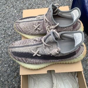adidas Yeezy Boost 350 V2 Box